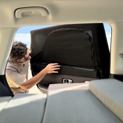 colocación oscurecedor ventana coche