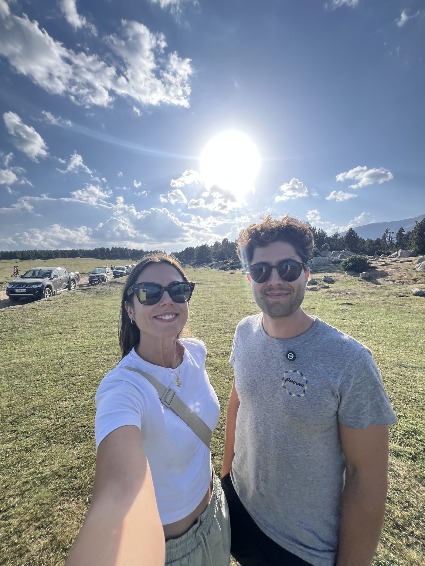 Irene y Javi, fundadores de Pericamp, en una escapada en la naturaleza